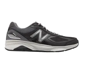 Men's 1540V3 Running Shoes In Black