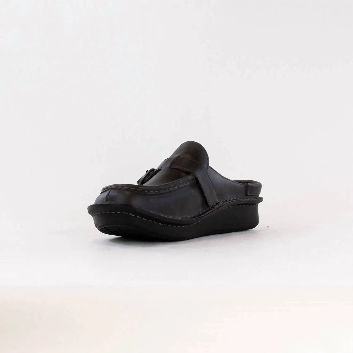 Women's Slip Ons In Oiled Ash